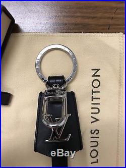 Authentic Louis Vuitton Cloche Cles Key Holder Keychain Bag Charm Black Leather