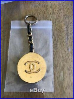 Chanel Coco Mark Pattern Circle Motif Vintage Key Holder Gold / Black Leather