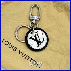 LOUIS VUITTON LV M67362 LV Cut Circle Key Ring Key Chain Holder