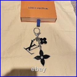 Louis Vuitton Electric Epi Fleur d'Epi Bag Charm in Black Patent
