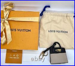 Louis Vuitton France MICRO MINI handbag keychain MP1788 SI0166 LV earbuds bag