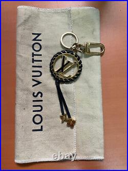 Louis Vuitton LV Circle Charm Key Chain Black Leather Used Condition