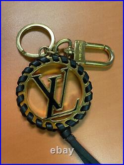 Louis Vuitton LV Circle Charm Key Chain Black Leather Used Condition