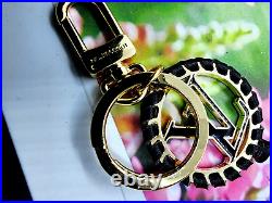 Louis Vuitton M63082 circle Porte Cles-Berry LV Bag Charm Key Chain Key Holder
