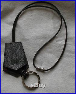 Louis Vuitton Monogram Eclipse Enchape key holder/ring