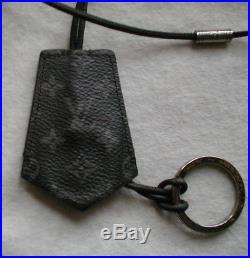 Louis Vuitton Monogram Eclipse Enchape key holder/ring