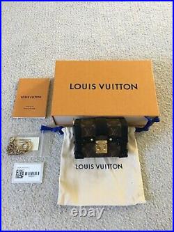 New Louis Vuitton Monogram Essential Trunk Keychain M62553
