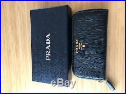 Prada black leather key holder with 6 key rings