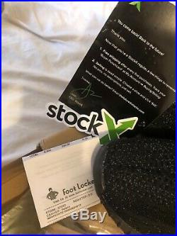 Stock X yeezy boost 350 v2 black With Socks Keychain and receipt Size 11